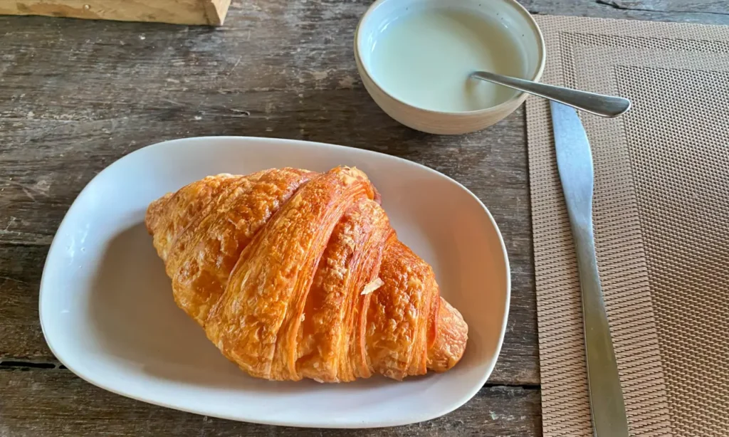 焼き立ての自家製クロワッサン