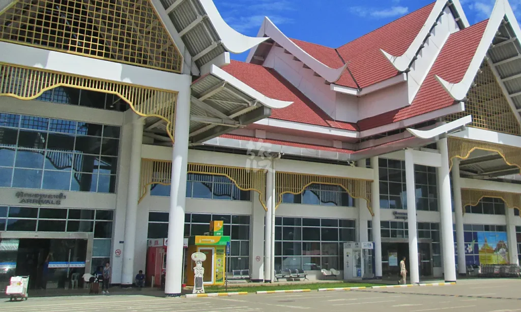 ルアンパバーン空港とATM