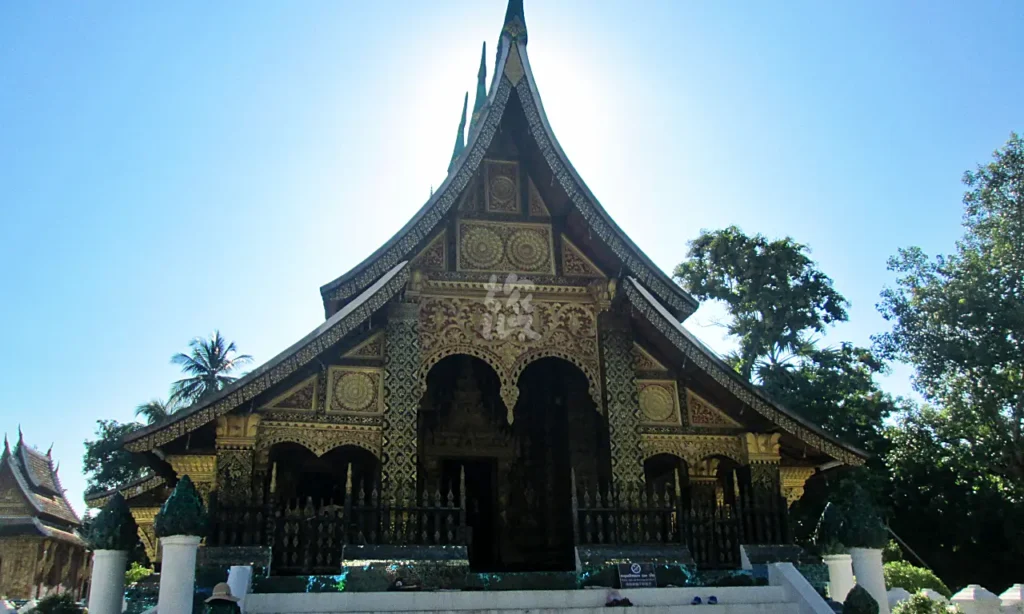 ワット・シェントーンの外観