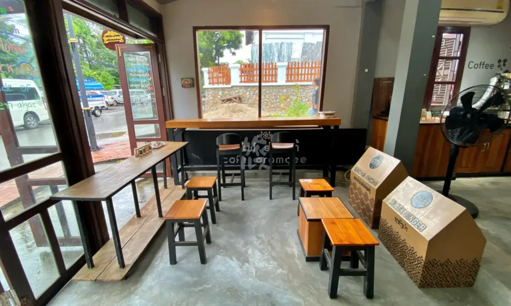 Aromdee Nature内のイートインスペース