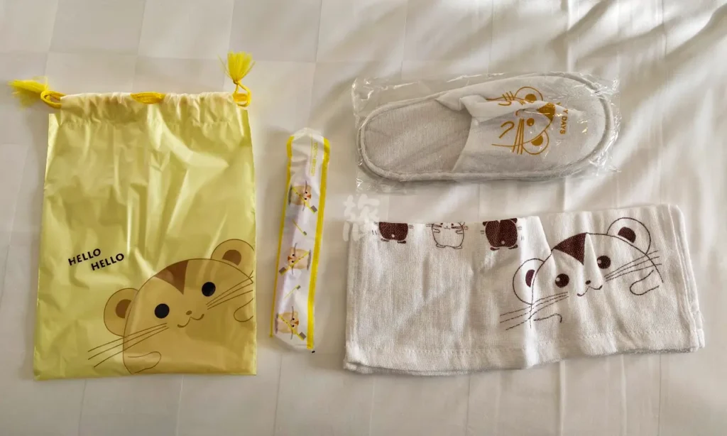 Children's amenities (toothbrush, slippers, face towel)
