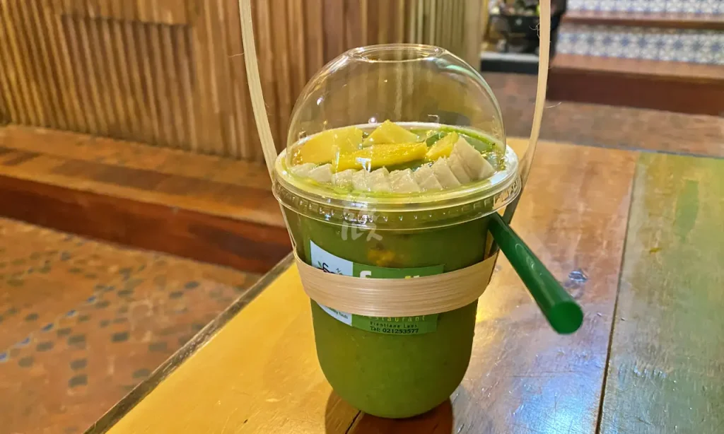 Noy's Fruit Heavenのフルーツシェイクの写真